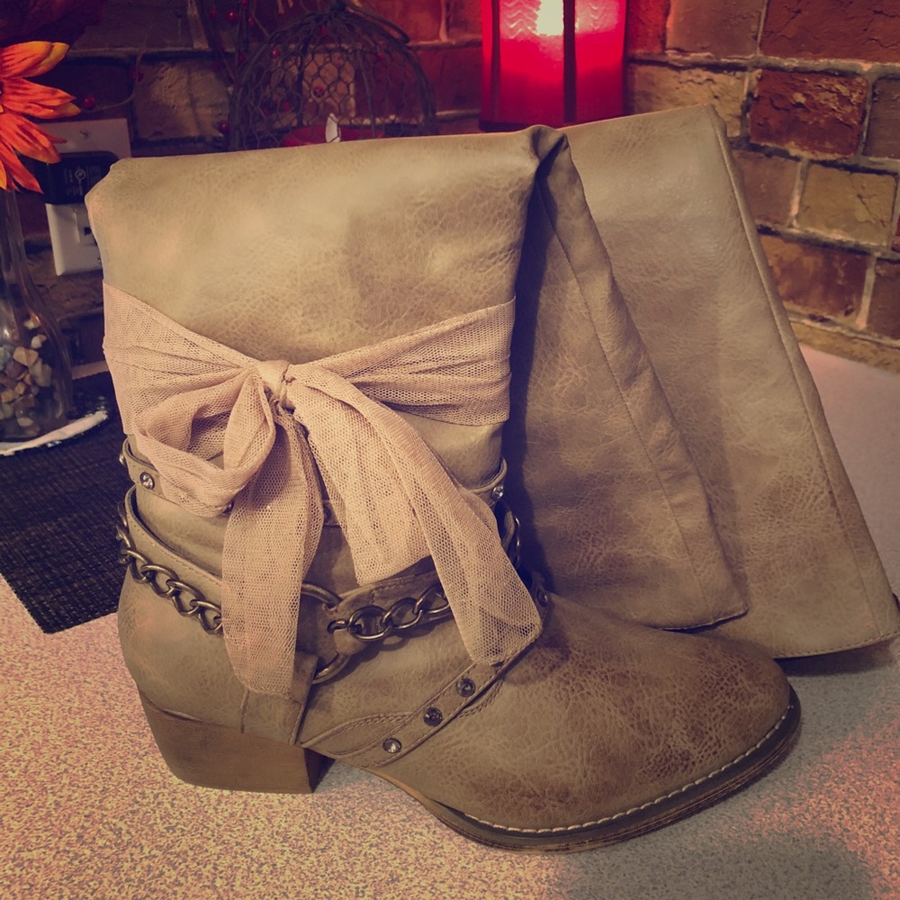 Hot Tomato “Thelma” knee high boots!